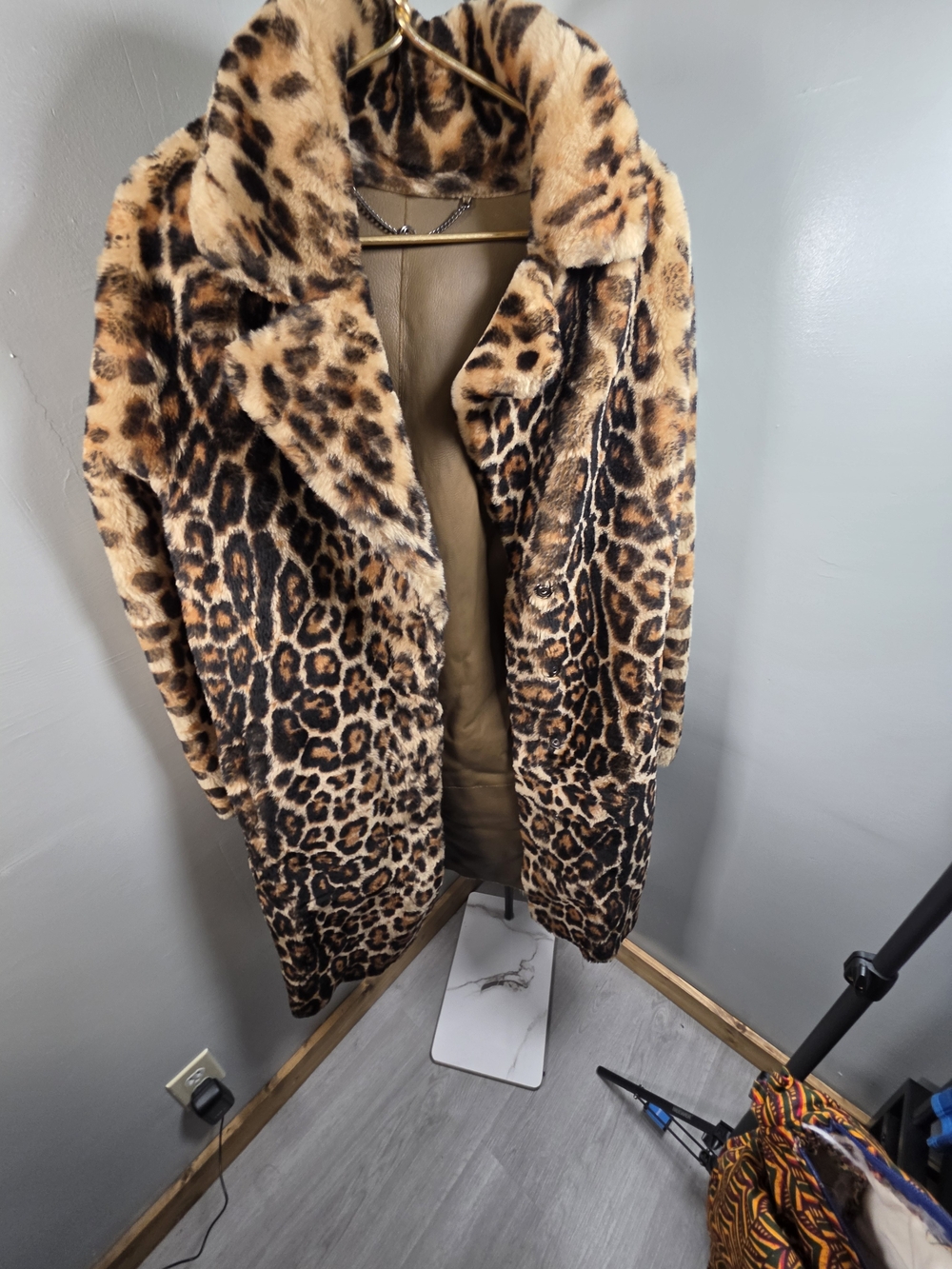 Punto Fashion Leopard Print Faux Fur Teddy Jacket in Brown and Black